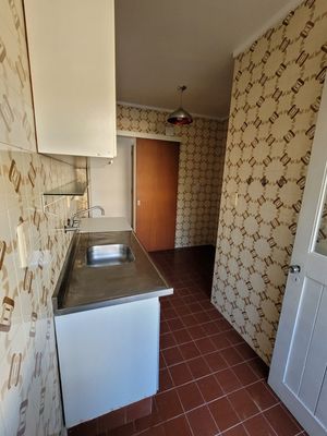 Image 17 - 877717