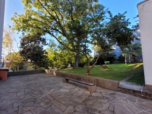 Image 31 - 877717