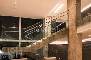 Image 4 - 877727