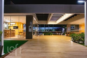 Image 10 - 877727