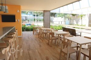 Image 13 - 877727