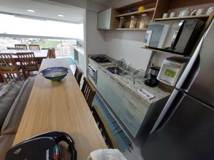 Image 7 - 877731