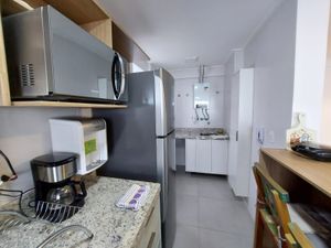 Image 8 - 877731
