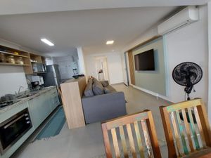 Image 25 - 877731