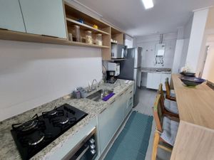 Image 10 - 877731