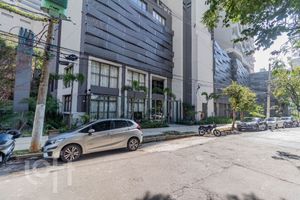 Image 30 - 877732