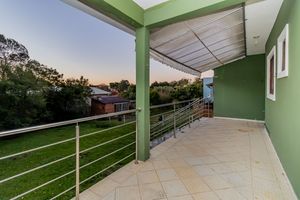 Image 9 - 877733