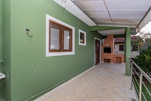 Image 8 - 877733