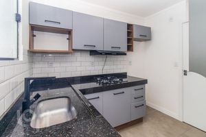 Image 13 - 877734