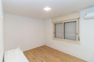 Image 9 - 877734