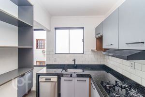 Image 12 - 877734