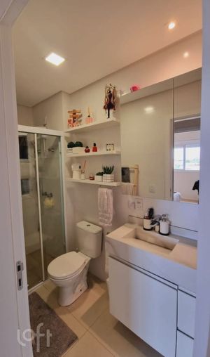 Image 11 - 877735