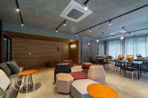 Image 10 - 877736