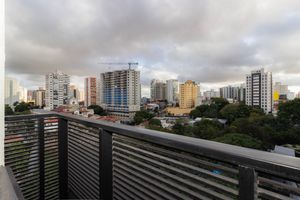 Image 11 - 877738