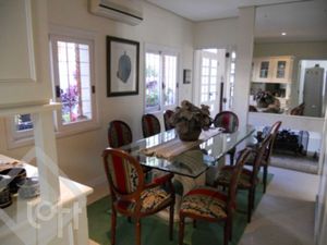 Image 11 - 877739