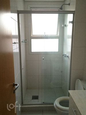 Image 21 - 877742