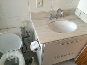 Image 13 - 877742