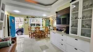 Image 8 - 877743