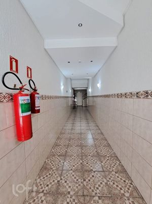 Image 22 - 877748