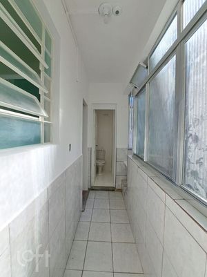 Image 11 - 877748