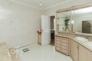 Image 32 - 877765