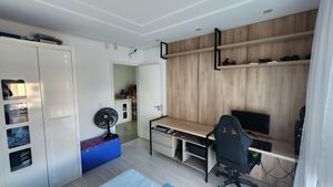Image 26 - 877766