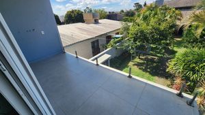 Image 31 - 877766