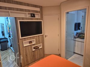 Image 16 - 877767