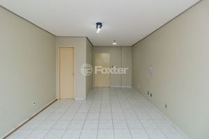 Image 3 - 877772