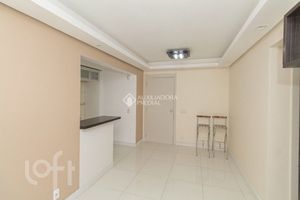 Image 4 - 877781