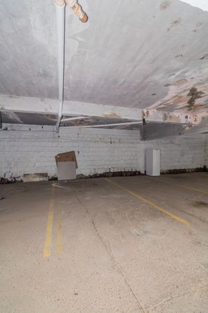 Image 17 - 877841