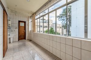 Image 27 - 877842
