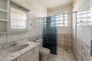 Image 13 - 877842