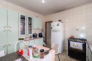 Image 29 - 877843