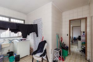 Image 32 - 877843