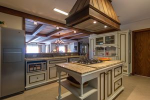 Image 16 - 877844