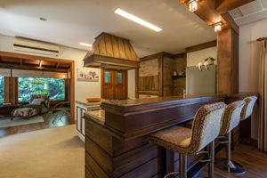 Image 17 - 877844
