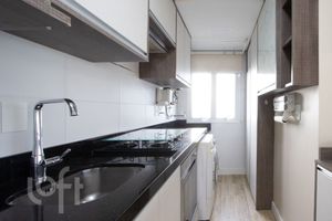 Image 7 - 877855