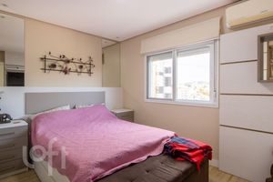 Image 10 - 877855