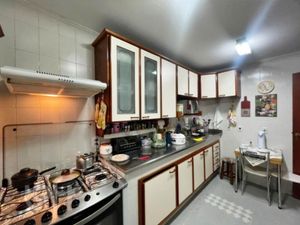 Image 12 - 877856
