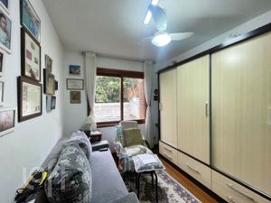 Image 9 - 877856