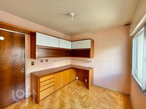 Image 7 - 877860