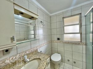 Image 8 - 877860