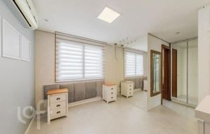 Image 18 - 877868