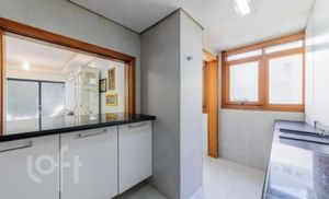 Image 7 - 877868