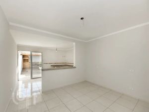 Image 4 - 877875