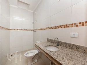 Image 17 - 877875