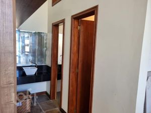 Image 21 - 877876