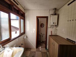 Image 13 - 877876