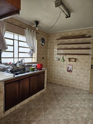 Image 25 - 877878